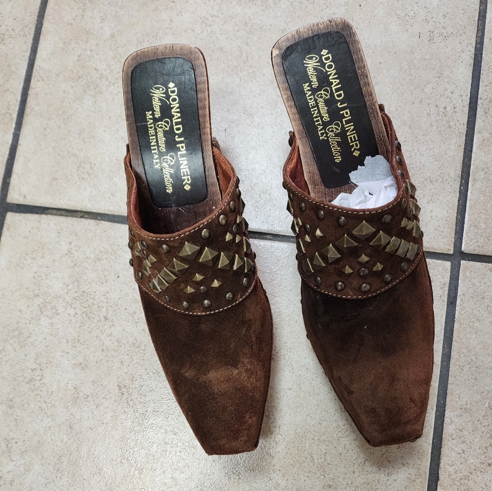 Donald Pliner Studded Suede Clog size 6 - Picture 6 of 13